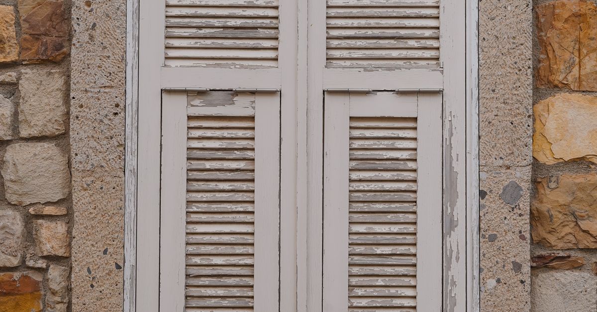 Comparing Aluminium Plantation Shutters with Timber Options