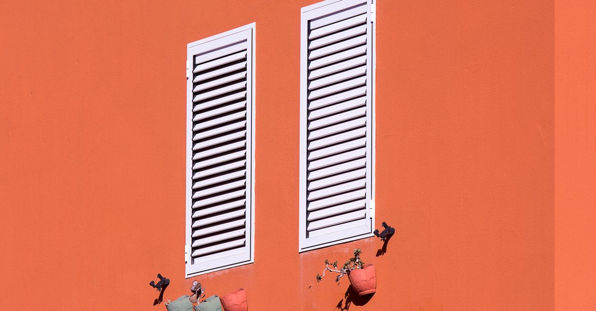 Identifying and Fixing Locked Shutter Louvres