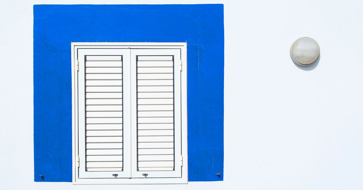 Solutions for Faded Colours on Outdoor Shutters